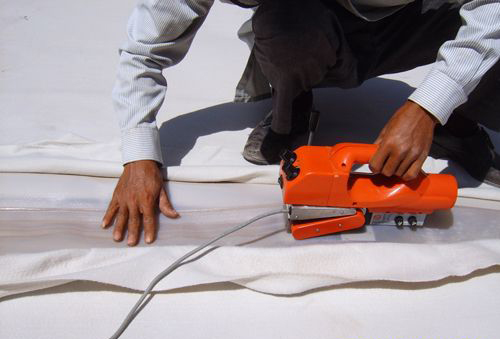 土工膜連接的三種方法（垂直連接、自身粘接、防洪墻連接）